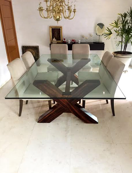 Mesa de Vidrio templado con base en Parota obscura