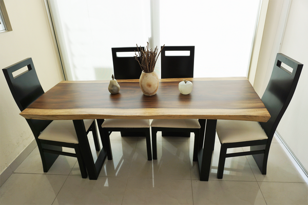 Comedor de Parota sólida