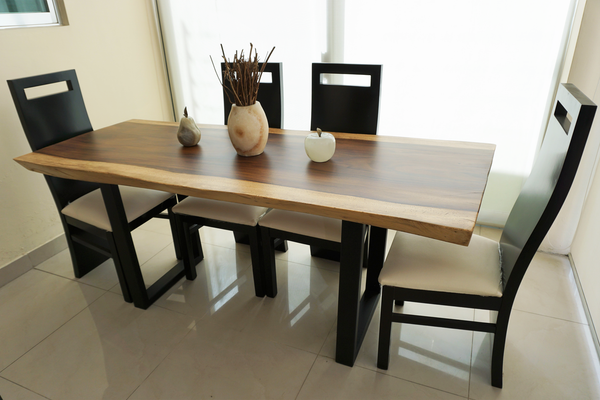 Comedor de Parota sólida